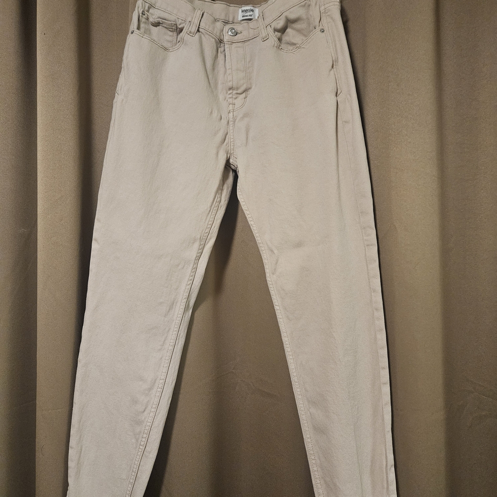 Kensie Light Tan Jeans